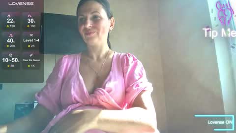 Snapshot of hotkleoo chatting on 10-01-25, 07:36 MistressM online show from 10-01-25, 07:36