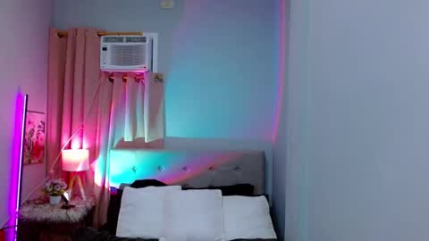 Layla online show from 12-15-24, 08:08