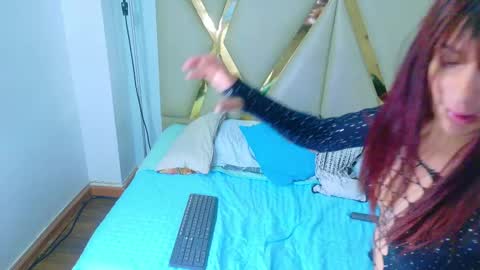 Snapshot of hotlittlechill chatting on 10-21-25, 08:09 hotlittlechill online show from 10-21-25, 08:09