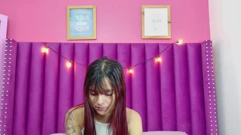 Snapshot of hotlittlechill chatting on 11-17-25, 07:30 hotlittlechill online show from 11-17-25, 07:30