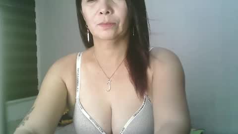 Snapshot of hotmamajen4u chatting on 05-04-26, 11:12 hotmamajen4u online show from 05-04-26, 11:12