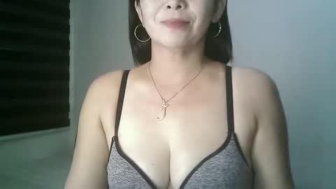 Snapshot of hotmamajen4u chatting on 05-08-26, 02:50 hotmamajen4u online show from 05-08-26, 02:50