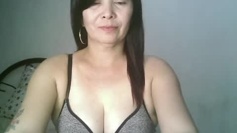 Snapshot of hotmamajen4u chatting on 06-18-26, 01:06 hotmamajen4u online show from 06-18-26, 01:06