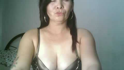 Snapshot of hotmamajen4u chatting on 06-24-26, 01:32 hotmamajen4u online show from 06-24-26, 01:32