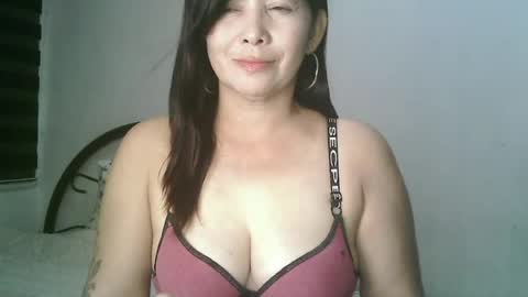 Snapshot of hotmamajen4u chatting on 06-25-26, 01:49 hotmamajen4u online show from 06-25-26, 01:49