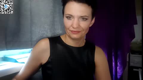 hotmamaqueen234 online show from 07-15-26, 11:15
