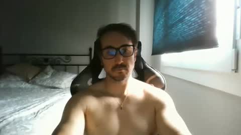 Snapshot of hotman_40_ chatting on 06-06-26, 09:03 hotman_40_ online show from 06-06-26, 09:03