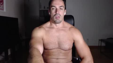 Snapshot of hotmanhotman93 chatting on 09-25-25, 08:12 Rick online show from 09-25-25, 08:12