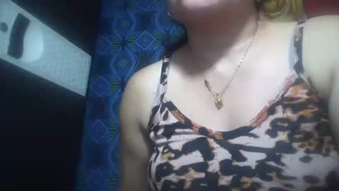 Snapshot of hotmatureladyxxx chatting on 11-11-25, 02:00 hotmatureladyxxx online show from 11-11-25, 02:00