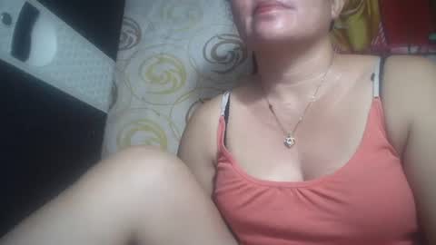 Snapshot of hotmatureladyxxx chatting on 11-15-25, 09:43 hotmatureladyxxx online show from 11-15-25, 09:43