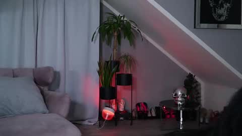 hotmilfbitch online show from 03-01-25, 07:04