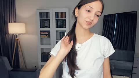 Snapshot of hotmodeon chatting on 02-21-26, 09:32 Cherry online show from 02-21-26, 09:32