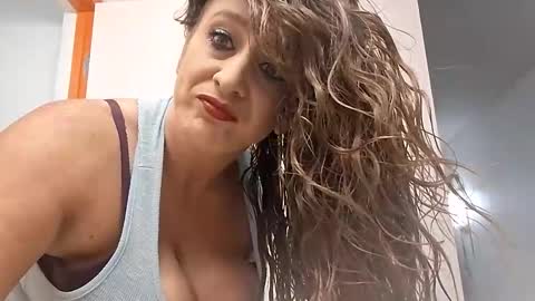 hotmom0610 online show from 04-29-26, 12:16