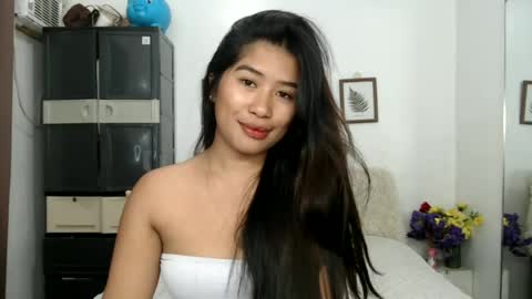Snapshot of hotmorena_finger chatting on 06-22-26, 03:25 Analiza online show from 06-22-26, 03:25