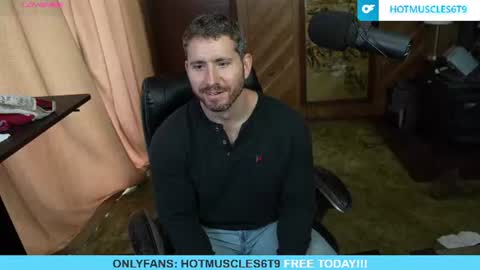 Snapshot of hotmuscles6t9 chatting on 06-23-26, 03:43 hotmuscles6t9 online show from 06-23-26, 03:43