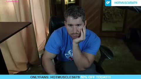 Snapshot of hotmuscles6t9 chatting on 07-11-26, 03:37 hotmuscles6t9 online show from 07-11-26, 03:37