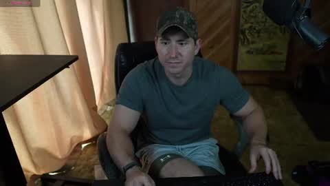 Snapshot of hotmuscles6t9 chatting on 07-17-26, 04:56 hotmuscles6t9 online show from 07-17-26, 04:56