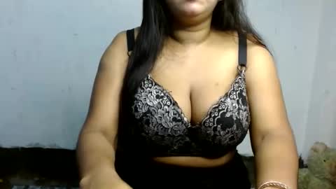 Snapshot of hotmuskan21 chatting on 10-10-25, 06:18 Muskan online show from 10-10-25, 06:18