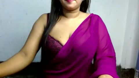 Snapshot of hotmuskan21 chatting on 10-12-25, 05:45 Muskan online show from 10-12-25, 05:45