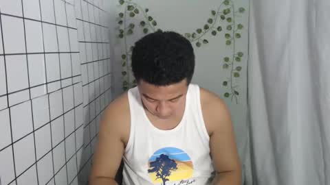 Snapshot of hotnielkhalifa chatting on 09-24-25, 01:47 neilkhalifa online show from 09-24-25, 01:47