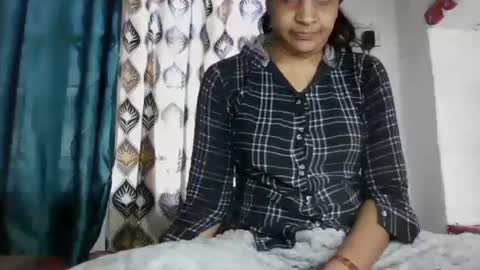 lola online show from 01-11-25, 07:49