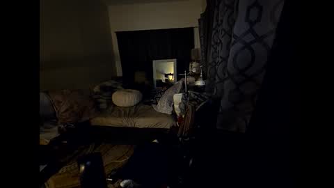 Snapshot of hotrox6942 chatting on 12-21-25, 10:00 hotrox6942 online show from 12-21-25, 10:00