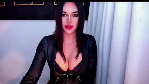 Snapshot of hotstellacumxxx chatting on 07-10-26, 12:26 STELLA online show from 07-10-26, 12:26