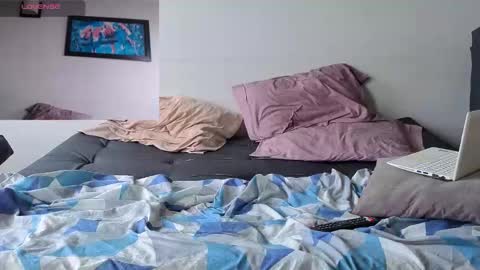 Snapshot of hotstud_999 chatting on 10-26-25, 12:22 Andres online show from 10-26-25, 12:22