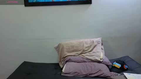 Snapshot of hotstud_999 chatting on 10-29-25, 02:25 Andres online show from 10-29-25, 02:25