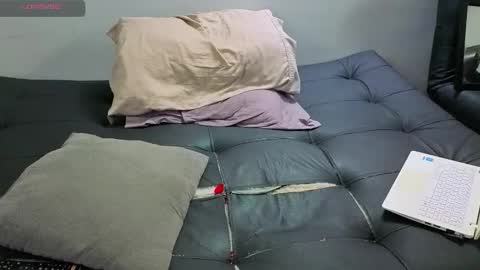 Snapshot of hotstud_999 chatting on 10-30-25, 02:46 Andres online show from 10-30-25, 02:46