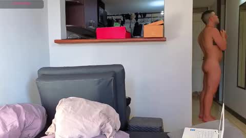 Snapshot of hotstud_999 chatting on 11-02-25, 09:17 Andres online show from 11-02-25, 09:17