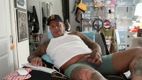 hotstuff775616 online show from 10-31-25, 01:28