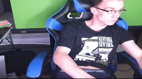 Snapshot of hotsummerboy89 chatting on 01-22-25, 06:31 hotsummerboy89 online show from 01-22-25, 06:31