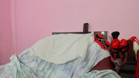 Snapshot of hotsweetangel4u chatting on 02-13-25, 03:03 Monica online show from 02-13-25, 03:03