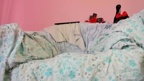 Snapshot of hotsweetangel4u chatting on 02-20-25, 01:19 Monica online show from 02-20-25, 01:19
