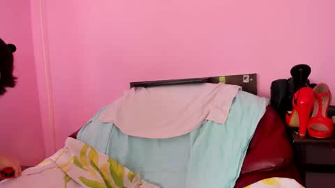 Snapshot of hotsweetangel4u chatting on 10-20-25, 06:36 Monica online show from 10-20-25, 06:36