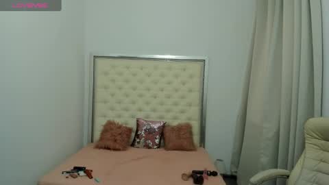 Snapshot of hott_eryka chatting on 09-20-25, 10:27 Eryka online show from 09-20-25, 10:27