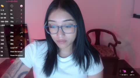 Snapshot of hottbee1 chatting on 01-16-25, 04:07 AMY online show from 01-16-25, 04:07