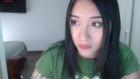 Snapshot of hottbee1 chatting on 01-27-25, 01:30 AMY online show from 01-27-25, 01:30