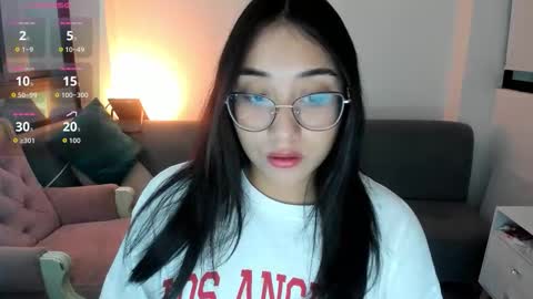 Snapshot of hottbee1 chatting on 10-10-25, 07:35 AMY online show from 10-10-25, 07:35