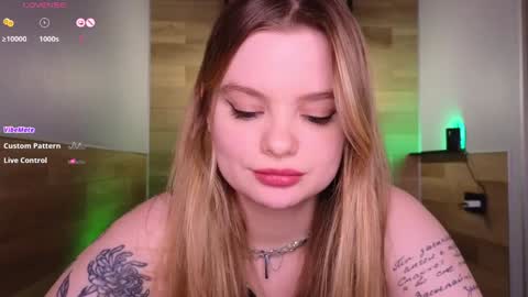 Snapshot of hottie_jane chatting on 01-25-25, 05:19 Jane online show from 01-25-25, 05:19