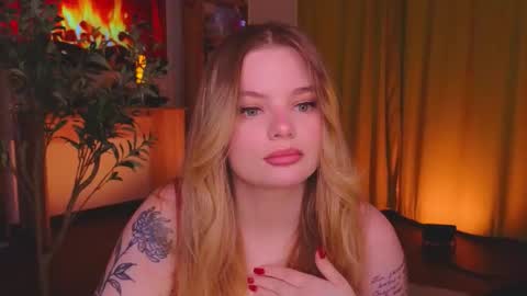 Snapshot of hottie_jane chatting on 10-19-25, 01:45 Jane online show from 10-19-25, 01:45