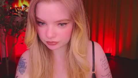 Snapshot of hottie_jane chatting on 11-22-25, 05:45 Jane online show from 11-22-25, 05:45