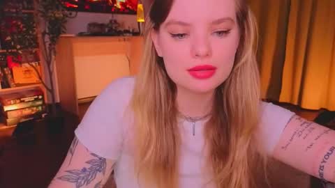 Snapshot of hottie_jane chatting on 02-22-26, 08:18 Jane online show from 02-22-26, 08:18