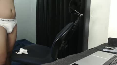 hottie_kyle69 online show from 06-03-26, 02:14