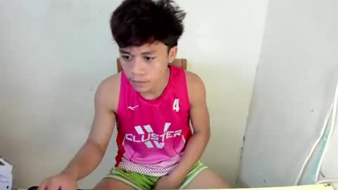 Snapshot of hottie_migs chatting on 07-15-26, 06:35 hottie_migs online show from 07-15-26, 06:35