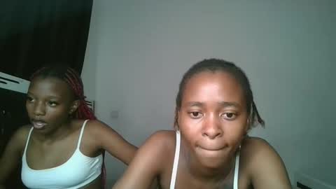 Snapshot of hottie_mistie chatting on 04-14-26, 11:00 hottie_mistie online show from 04-14-26, 11:00