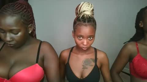 Snapshot of hottie_mistie chatting on 04-20-26, 07:15 hottie_mistie online show from 04-20-26, 07:15