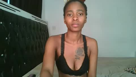 Snapshot of hottie_mistie chatting on 05-16-26, 05:15 hottie_mistie online show from 05-16-26, 05:15