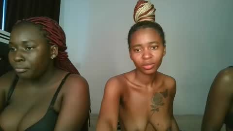 Snapshot of hottie_mistie chatting on 05-19-26, 06:31 hottie_mistie online show from 05-19-26, 06:31